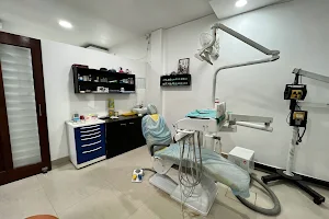 Mishra Dental & Oral Care image