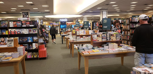 Book Store «Barnes & Noble», reviews and photos, 4010 S Tamiami Trail, Sarasota, FL 34231, USA