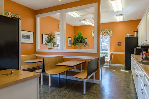 Funeral Home «Hendersonville Memory Gardens & Funeral Home», reviews and photos, 353 E Main St, Hendersonville, TN 37075, USA