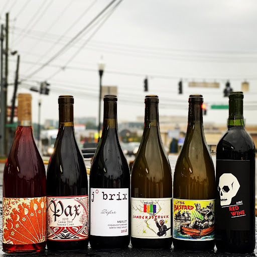 Liquor Store «Holiday Wine & Spirits», reviews and photos, 5039 Buford Hwy NE, Chamblee, GA 30341, USA