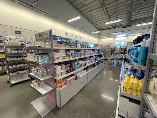 Department Store «Nordstrom Rack Lakewood Center», reviews and photos, 4651 Silva St, Lakewood, CA 90712, USA