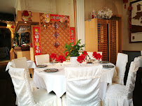 Atmosphère du Restaurant de cuisine fusion asiatique LE NOUVEL IRIS D OR à Senlis - n°7
