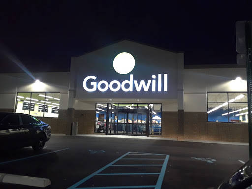 Goodwill Store, 1212 Applegate Ln, Clarksville, IN 47129, USA, 