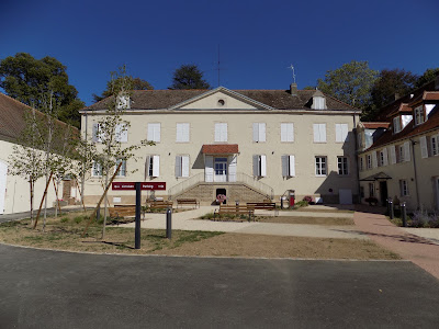Château de Jully- Les Petits Frères des Pauvres à Jully-lès-Buxy