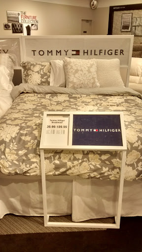 Shopping Mall «North Riverside Park Mall», reviews and photos, 7501 W Cermak Rd, N Riverside, IL 60546, USA