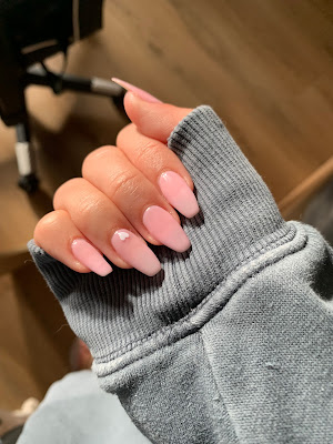 Ongle Lili - Pose d'ongles et formation en onglerie à Marseille