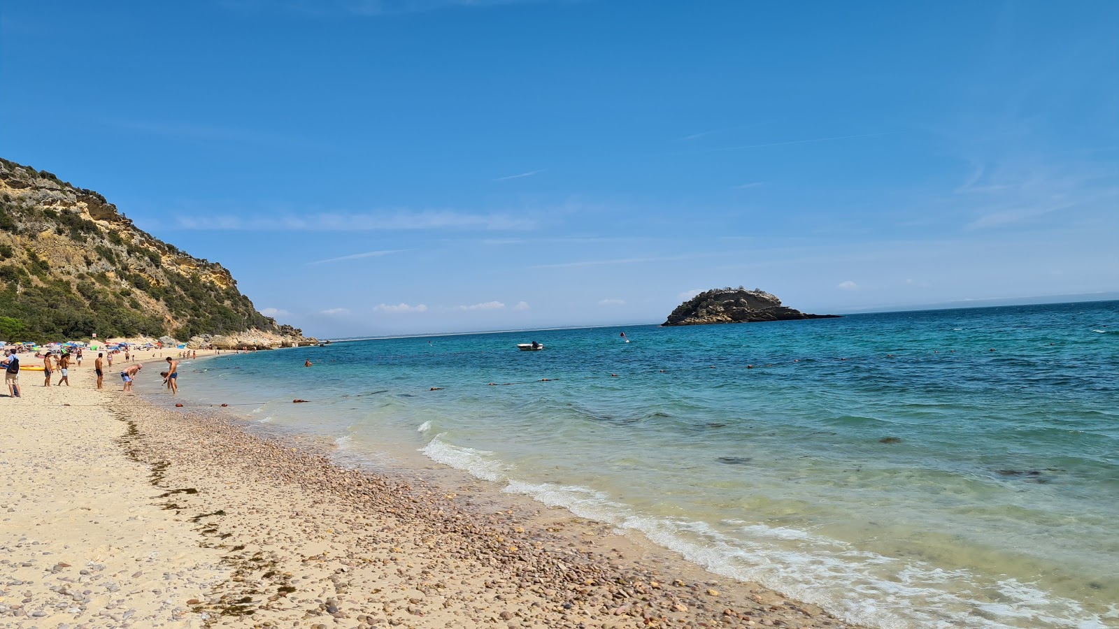 Foto van Arrabida Strand met ruim strand