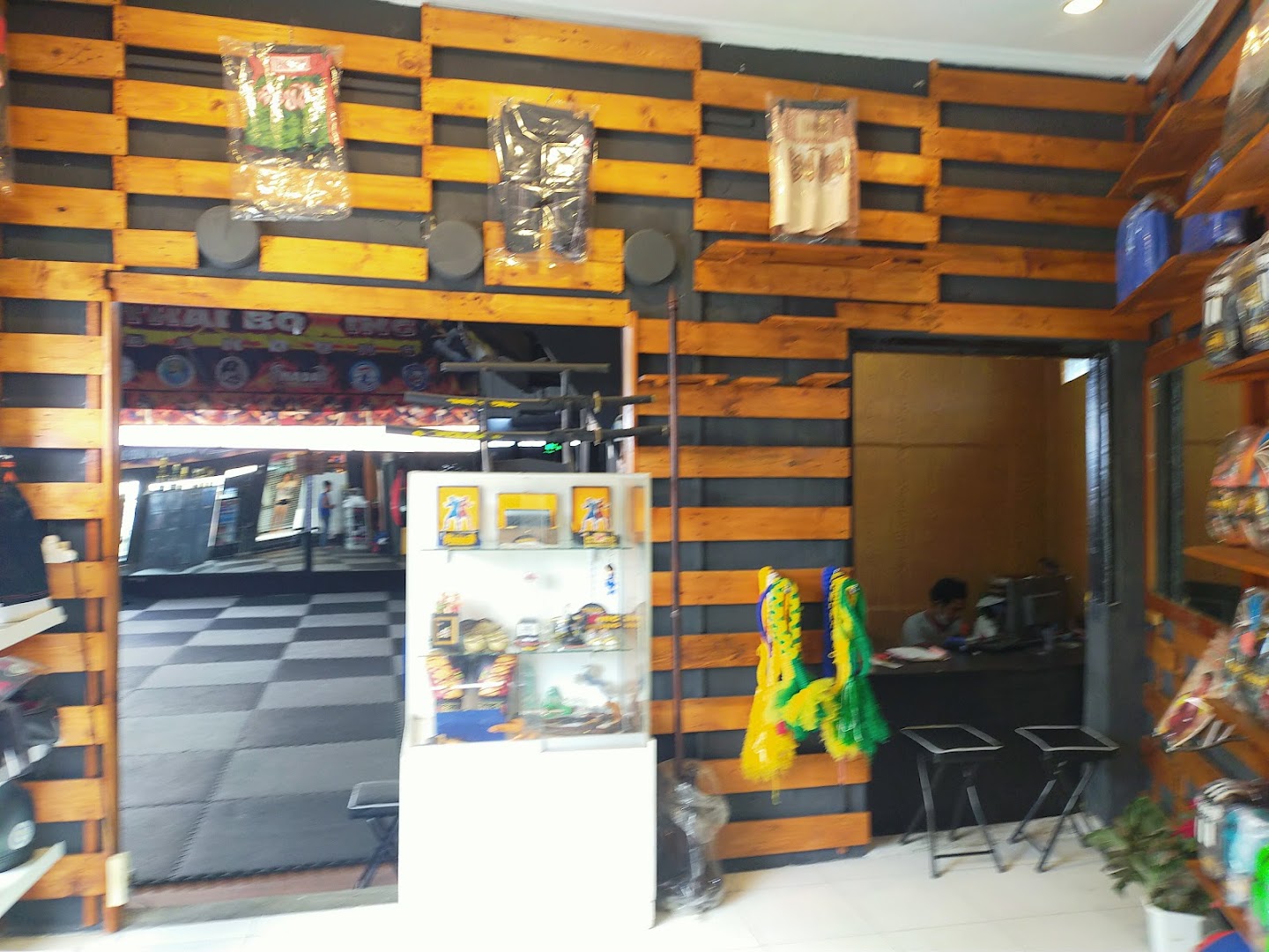 Mada Fight Gear Shop Toko Pakaian Olahraga 3JRP+Q4 Sukamaju, Kota