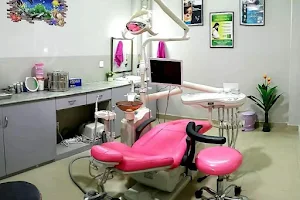 METRO Dental Clinic image