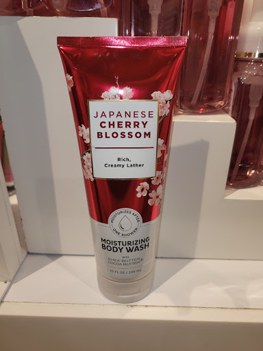 Beauty Supply Store «Bath & Body Works», reviews and photos, 275 Pavilion Pkwy, Fayetteville, GA 30214, USA