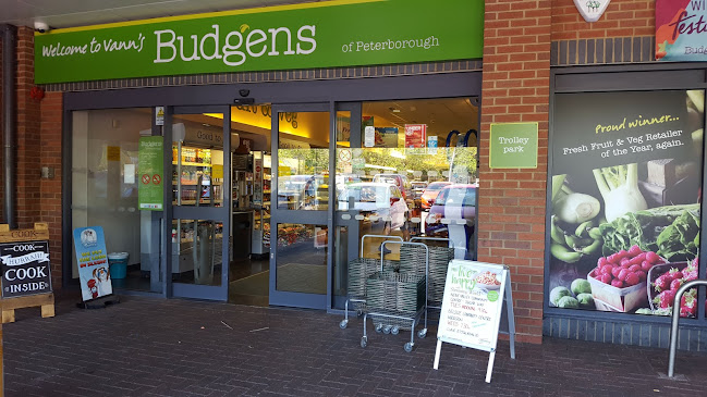 Budgens Valley Park Centre - Supermarket