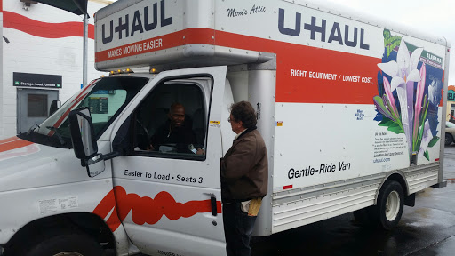 Truck Rental Agency «U-Haul Moving & Storage at 10 Mile & Groesbeck Hwy», reviews and photos, 24875 Groesbeck Hwy, Warren, MI 48089, USA