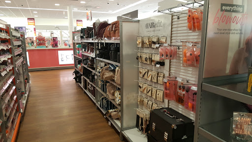 Hair Salon «Ulta Beauty», reviews and photos, 24235 Magic Mountain Pkwy, Valencia, CA 91355, USA