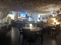 Atmosphère du Restaurant français La Grotte d'Auguste à Orange - n°13