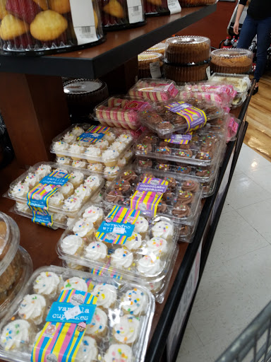 Grocery Store «Superior Grocers», reviews and photos, 16100 Lakewood Blvd, Bellflower, CA 90706, USA