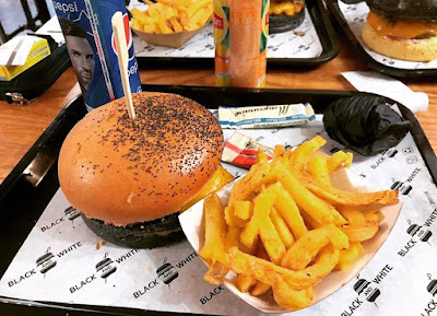 Black And White Burger à Paris