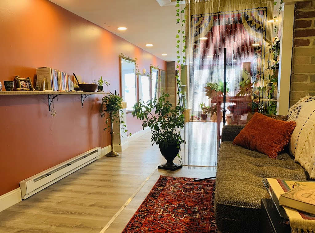 The Healing Nook 04009