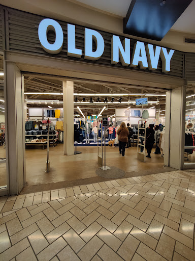 Clothing Store «Old Navy», reviews and photos, 1961 Chain Bridge Rd, McLean, VA 22102, USA