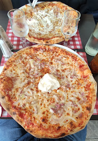 Pizza du Pizzeria Au Bouquet à Ivry-sur-Seine - n°15