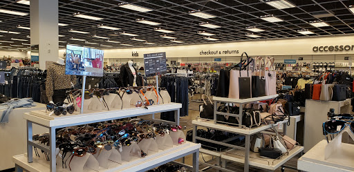 Department Store «Nordstrom Rack Clackamas Promenade», reviews and photos, 8930 SE Sunnyside Rd, Clackamas, OR 97015, USA