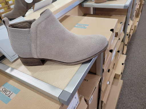 Shoe Store «DSW Designer Shoe Warehouse», reviews and photos, 314 Marketplace Mile, Plainfield, IN 46168, USA