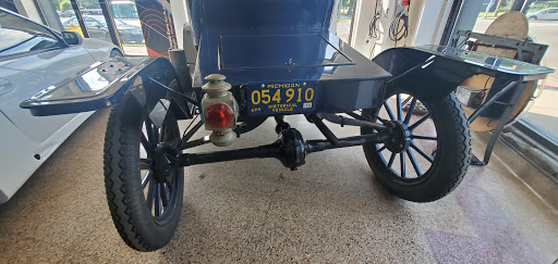 Auto Repair Shop «Boulevard Auto Center & AUTO SALES», reviews and photos, 2475 W Grand Blvd, Detroit, MI 48208, USA