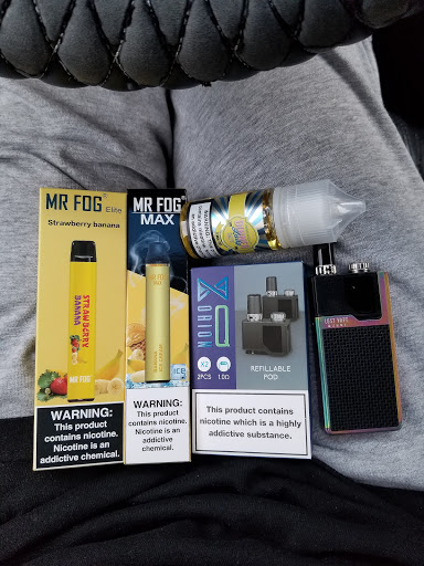 Tobacco Shop «Kazzaz Smoke Shop», reviews and photos, 6355 W Montrose Ave, Chicago, IL 60634, USA