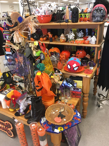 Thrift Store «Humane Society Thrift Store», reviews and photos, 4445 20th St, Vero Beach, FL 32966, USA