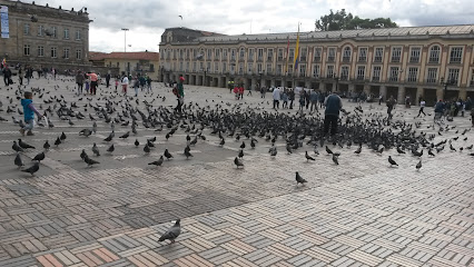 Plaza De Bolívar