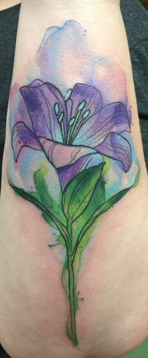 Tattoo Shop «A Thin Line Tattoo», reviews and photos, 9 E Wilson St, Batavia, IL 60510, USA