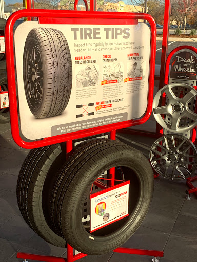 Tire Shop «Discount Tire Store - Brentwood, TN», reviews and photos, 7135 Bakers Bridge Ave, Brentwood, TN 37027, USA