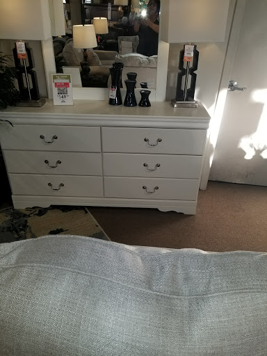 Furniture Store «Ashley HomeStore», reviews and photos, 707 Bayshore Blvd, San Francisco, CA 94124, USA