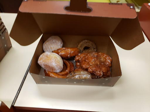 Donut Shop «Jolly Pirate Donuts», reviews and photos, 6689 E Main St, Reynoldsburg, OH 43068, USA