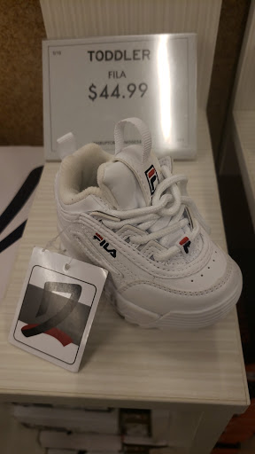 Shoe Store «DSW Designer Shoe Warehouse», reviews and photos, 7670 Richmond Hwy, Alexandria, VA 22306, USA