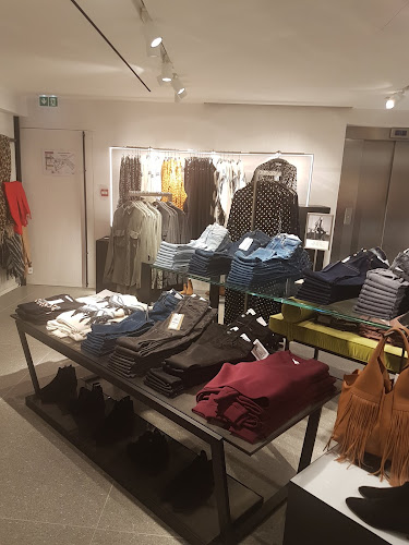 Magasin de vêtements pour femmes Mango Lyon