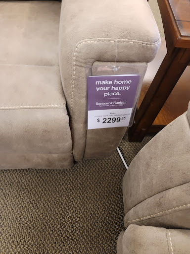 Furniture Store «Raymour & Flanigan Furniture and Mattress Store», reviews and photos, 3375 Berlin Turnpike, Newington, CT 06111, USA