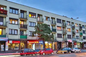 Apartamenty i pokoje gościnne FINE STAY Częstochowa image