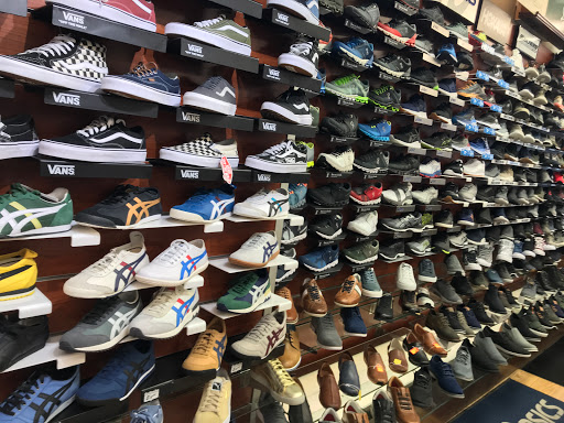 Shoe Store «Shoe Parlor», reviews and photos, 851 7th Ave, New York, NY 10019, USA