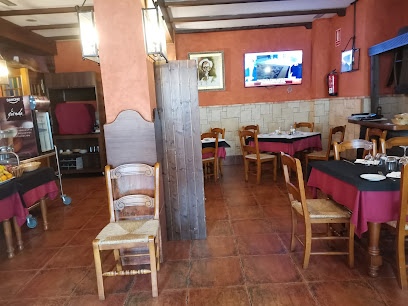 Restaurante Posada Entreviñas - C. del Seis de Junio, 139, 13300 Valdepeñas, Ciudad Real, Spain