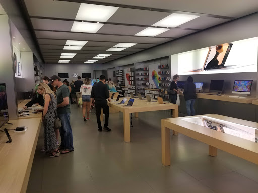 Computer Store «Apple Higuera Street», reviews and photos, 899 Higuera St, San Luis Obispo, CA 93401, USA