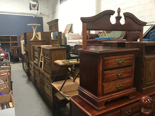 Auction House «RPN Sales & Auction House», reviews and photos, 4451 N Milwaukee Ave, Chicago, IL 60630, USA