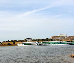 Rheinwiesen bei Duisburg Homberg photo