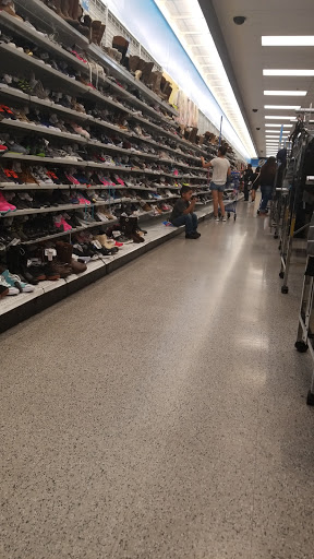 Clothing Store «Ross Dress for Less», reviews and photos, 212 Towne Center Dr, Compton, CA 90220, USA