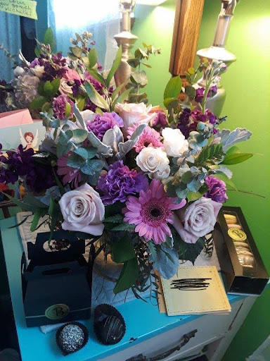 Florist «Bumblebee Blooms Flower Boutique», reviews and photos, 135 N Sierra St a, Reno, NV 89501, USA