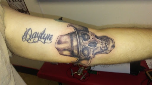 Tattoo Shop «Inner City Custom Tattoo», reviews and photos, 4909 Mobile Hwy, Pensacola, FL 32506, USA