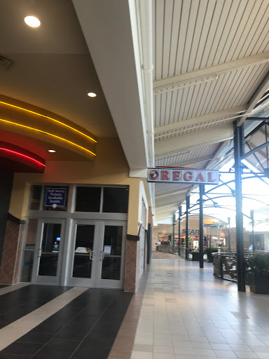 Movie Theater «Regal Cinemas Dulles Town Center 10», reviews and photos, 21100 Dulles Town Cir #203, Sterling, VA 20166, USA