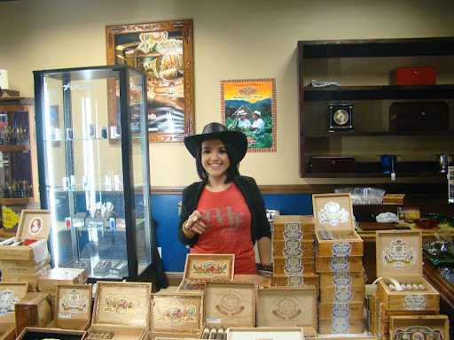 Cigar Shop «Smoke Inn Cigars, Vero Beach», reviews and photos, 514 21st St, Vero Beach, FL 32960, USA