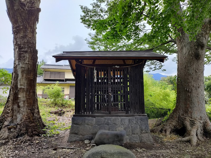 諏訪泉神社