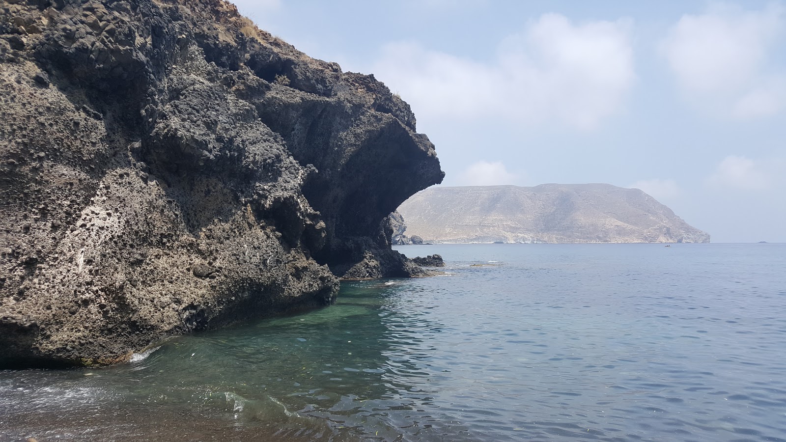 Foto van Cala Hernandez met kleine baai