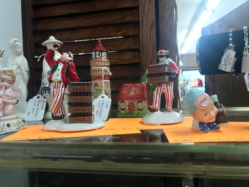 Antique Store «Hidden Talent Gifts & Antiques», reviews and photos, 400 S Main St, McGregor, TX 76657, USA